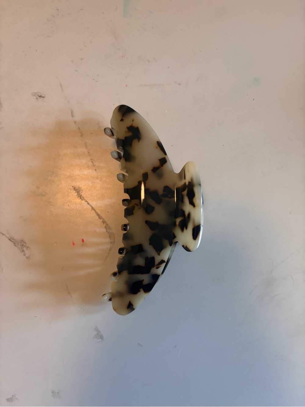 Tortoiseshell Resin Hair Claw Clip - Cream & Dark Brown | NEVER WORN!